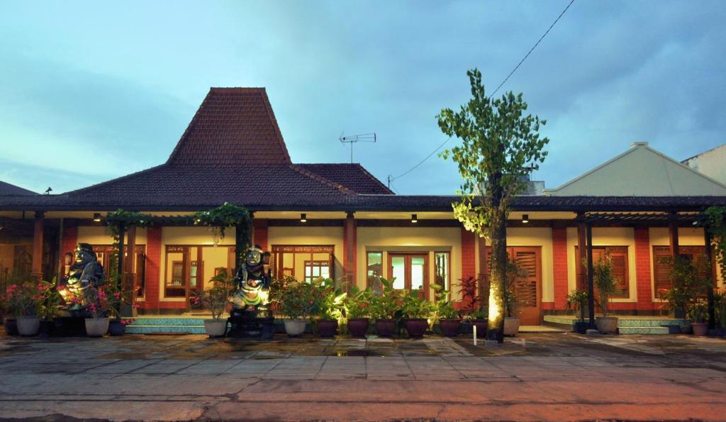 יוגיאקרטה Maharani Guest House מראה חיצוני תמונה